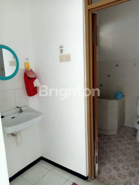 image RUMAH MURAH STRATEGIS SIAP HUNI  BARU RENOVASI NIRWANA EKSEKUTIVE RUNGKUT SURABAYA (7)