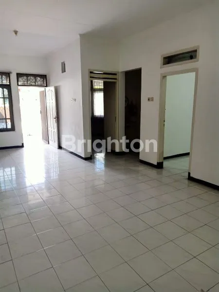 image RUMAH MURAH STRATEGIS SIAP HUNI  BARU RENOVASI NIRWANA EKSEKUTIVE RUNGKUT SURABAYA (4)