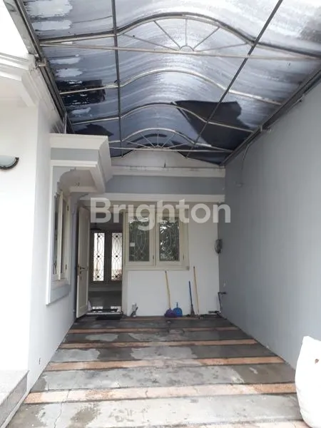 image RUMAH 2 LANTAI WISATA BUKIT ALEXANDRIA DEKAT UNESA, PAKUWON MALL (3)