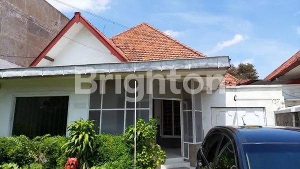 image RUMAH TENGAH KOTA SURABAYA COCOK UNTUK KANTOR ATAU RUMAH TANGGA (6)