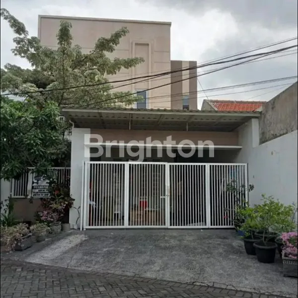 image RUMAH 2LANTAI MODERN MINIMALIS SELANGKAH KE RAYA JEMURSARI (7)