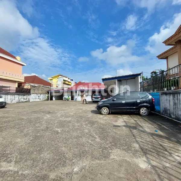 LOKASI STRATEGIS TENGAH KOTA