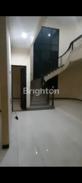 image RUMAH DISEWAKAN  2LANTAI (6)