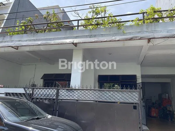 image RUMAH 2 LANTAI ROW 2 MOBIL FULL FURNISHED LOKASI STRATEGIS TOMANG JAKARTA BARAT (4)
