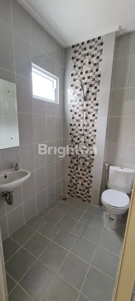 image RUMAH CLUSTER MARTINEZ GADING SERPONG TANGERANG (4)