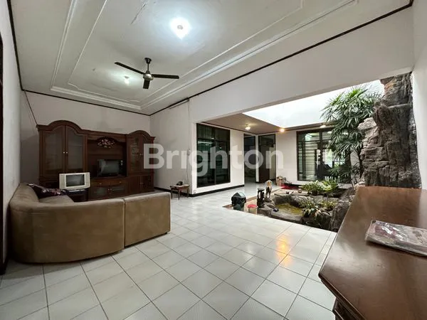 image RUMAH DENGAN TANAH LUAS DEKAT PUSAT KOTA SOLO (5)