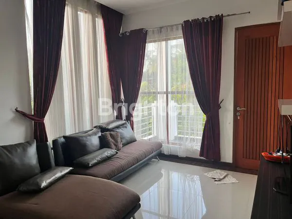 image RUMAH MEWAH 3 LANTAI BUKIT INDAH RAYA  SUKA JADI HADAP JALAN BESAR DEKAT KEPRI MALL (1)