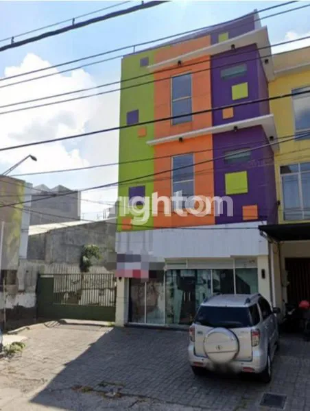 image RUKO 3.5 LANTAI DAN GUDANG KOMERSIAL AREA RESIDEN SUDIRMAN DEKAT PUSAT KOTA SURABAYA (1)