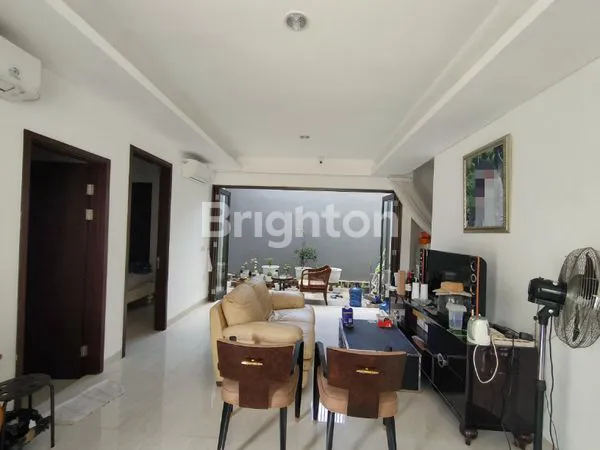 image RUMAH CANTIK DAN SUDAH RENOVASI 2 LANTAI SIAP HUNI DI THE MOZIA BSD CITY (2)