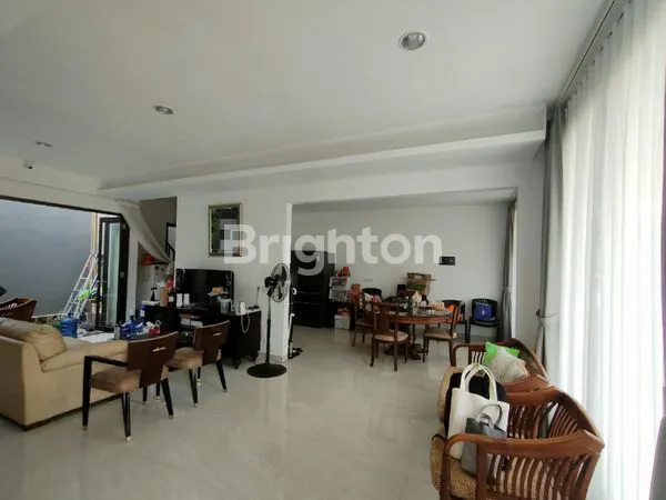 image RUMAH CANTIK DAN SUDAH RENOVASI 2 LANTAI SIAP HUNI DI THE MOZIA BSD CITY (5)