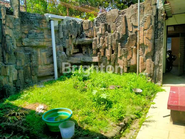 image RUMAH HITUNG TANAH SAJA, SANGAT LUAS DAN LEBAR DIJUAL MURAH DI BAWAH PASARAN DI SOLO TIMUR KARANGANYAR MOJOLABAN (3)