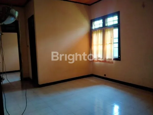 image RUMAH HITUNG TANAH SAJA, SANGAT LUAS DAN LEBAR DIJUAL MURAH DI BAWAH PASARAN DI SOLO TIMUR KARANGANYAR MOJOLABAN (7)