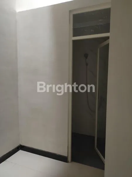 image RUMAH 2 LANTAI BARU GRESS DEKAT UPN SURABAYA (6)