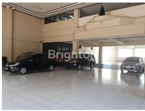 image GEDUNG EX SHOWROOM MOBIL ADA BASEMENT (2)