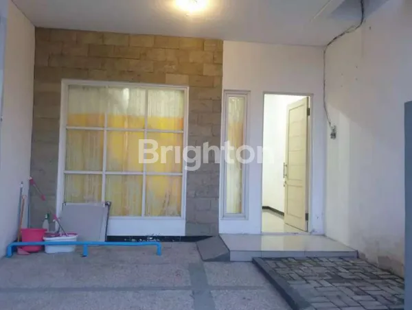 image MINIMALIS SIAP HUNI BONUS FURNITURE DI TENGGILIS MEJOYO, RUNGKUT (2)