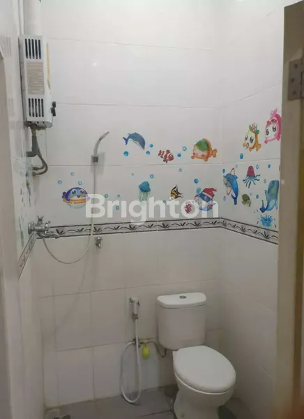 image MINIMALIS SIAP HUNI BONUS FURNITURE DI TENGGILIS MEJOYO, RUNGKUT (5)