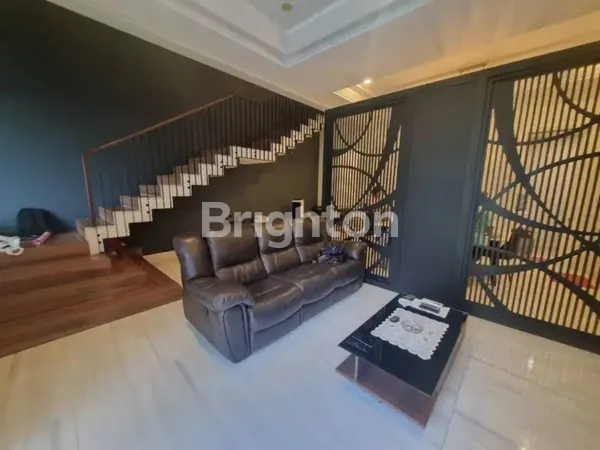 image PAKUWON CITY MODERN MINIMALIS 2,5 LT FURNISH MEWAH  SIAP HUNI  (3)