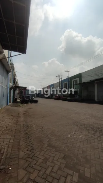 image GUDANG HOKKY DI CENTER POINT KRIAN SIDOARJO (2)