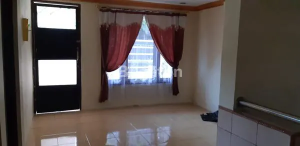 image RUMAH PRIBADI TERAWAT RAPIH SIRKULASI UDARA SANGAT BAGUS (3)