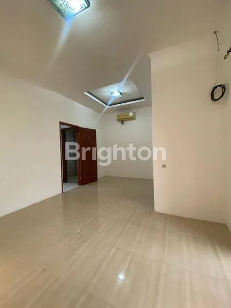 image RUMAH 2 LANTAI RAPI DAN TERAWAT SIAP HUNI CLUSTER GREEN PARK DI MODERNLAND TANGERANG. (4)