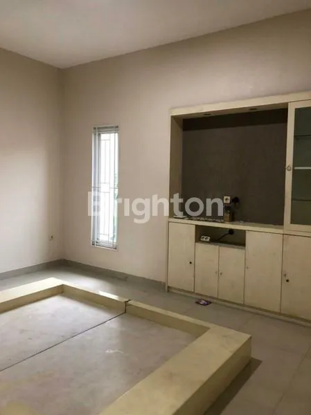 image SIAP HUNI RUMAH CANTIK DI CINERE (4)