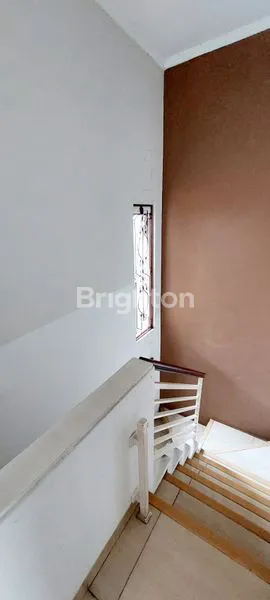 image RUMAH MEWAH 2 LANTAI SEMI-FURNISHED DI BUKIT GOLF RIVERSIDE CIBUBUR (4)