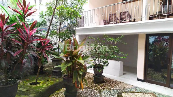 image RUMAH MEWAH DI JALAN RAYA PARE (6)