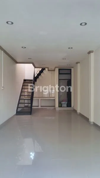 image RUKO TEMPAT USAHA COCOK UTK KULINER, KANTOR TRAVEL UMROH, FOTOCOPY, TOKO BUKU, DLL JAKARTA TIMUR. (4)