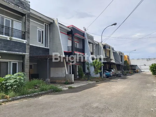 image RUMAH 2 LANTAI SIAP HUNI PERUMAHAN DALAM KOTA (3)