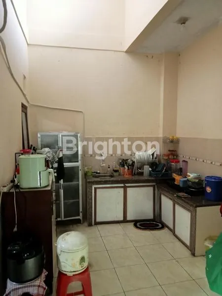 image TURUN HARGA !!! RUMAH BESAR TENGAH KOTA, BENTUK LIMASAN, MODEL UNIK ARTISTIK, ADA KOLAM IKAN, STRATEGIS, AKSES KE JALAN BESAR, LINGKUNGAN AMAN, 1 KM DARI TITIK NOL ( MALIOBORO), 200 M DARI KERATON PAKUALAMAN. SIAP HUNI. (5)