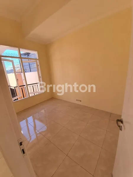 image GRAHA SENTOSA 2 LANTAI DEKAT GALAXY MALL, RAYA KENJERAN, SURAMADU (2)