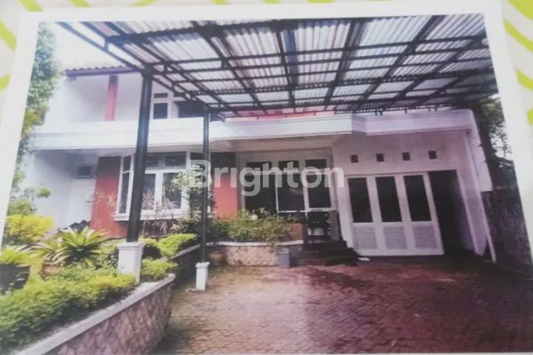 RUMAH DALAM KOMPLEK  DI JAKARTA SELATAN