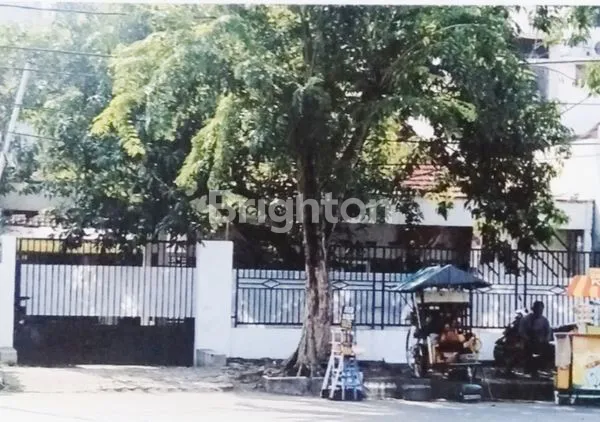 Gambar Property RUMAH TENGAH KOTA COCOK UNTUK PERKANTORAN DEKAT GRAND CITY, TUNJUNGAN PLAZA