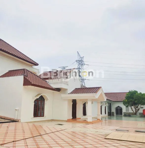 image RUMAH DENGAN FASILITAS HOTEL, 15 MENIT DARI TOL HELVETIA KOTA BINJAI (4)