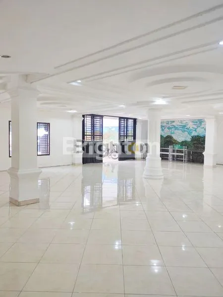 image RUMAH DENGAN FASILITAS HOTEL, 15 MENIT DARI TOL HELVETIA KOTA BINJAI (5)