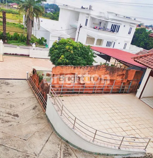 image RUMAH DENGAN FASILITAS HOTEL, 15 MENIT DARI TOL HELVETIA KOTA BINJAI (7)