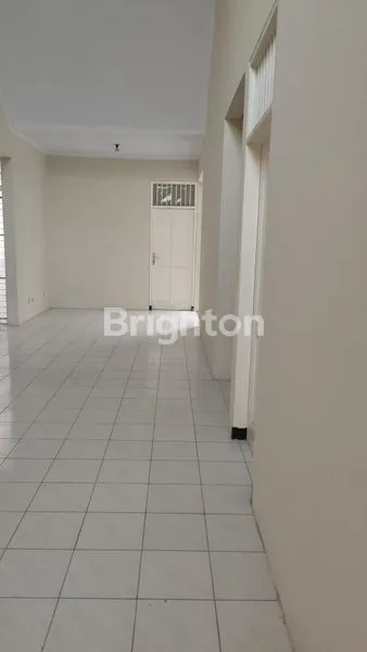 image RUMAH TERAWAT DAN BAGUS DI DAERAH CITRALAND DEKAT GWALK CLUSTER INTERNASIONAL VILLAGE 1 (3)