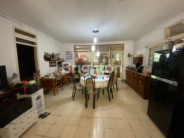 image RUMAH LOKASI STRATEGIS, BELAKANG CIPUTRA WORLD, MAYJEND SUNGKONO, SURABAYA BARAT. DAERAH KENCANASARI BARAT (3)