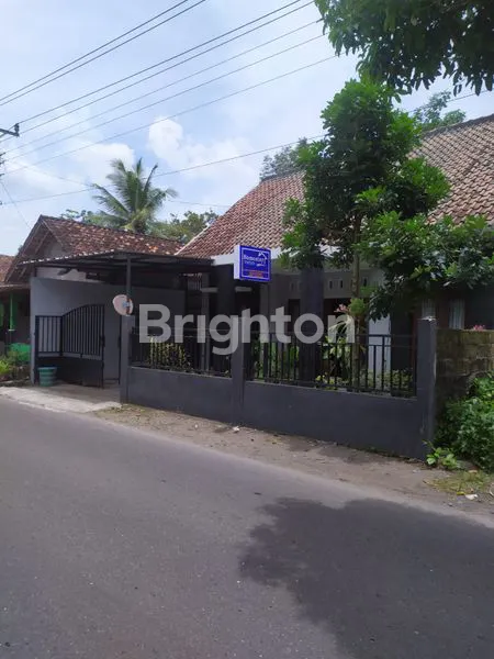 image RUMAH HOMESTAY PINGGIR JALAN SAMBIROTO KALASAN (1)