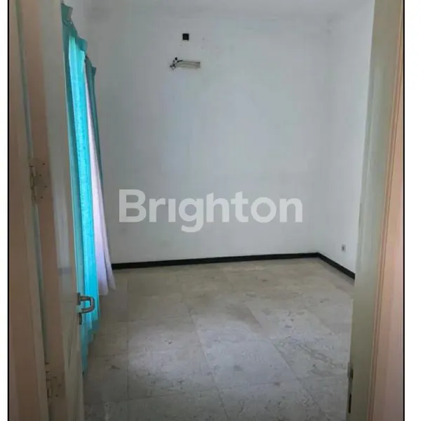 image RUMAH 2LANTAI REGENCY 21 MODERN MINIMALIS LANTAI MARMER (2)