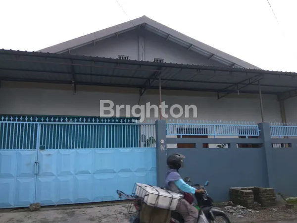 image RUMAH BEKAS GUDANG BELAKANG JALAN RAYA MADIUN NGANJUK DEKAT STASIUN CARUBAN (1)