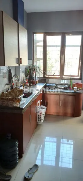 image RUKO TOMANG 3 LANTAI PINGGIR JALAN SIAP HUNI (4)