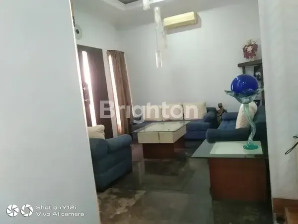 image RUMAH BESAR MEWAH KUTISARI SIAP HUNI DEKAT KAMPUS PETRA  (4)