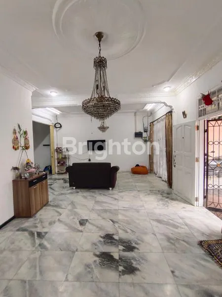 image RUMAH 1,5 LANTAI DI DAERAH PASAR BARU JAKARTA PUSAT (3)