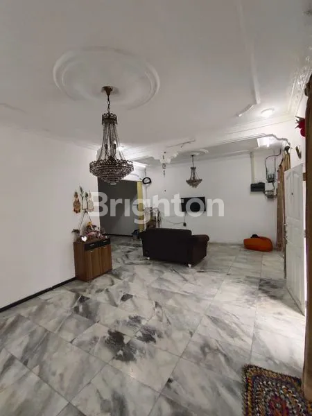 image RUMAH 1,5 LANTAI DI DAERAH PASAR BARU JAKARTA PUSAT (4)