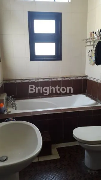 image RUMAH 2 LANTAI DI BATUNUNGGAL (2)