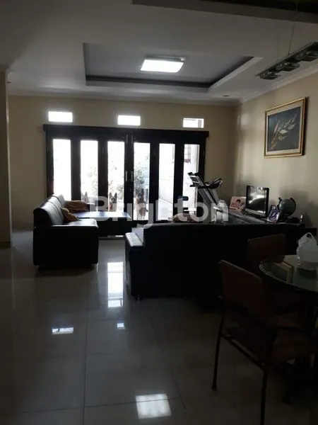 image RUMAH 2 LANTAI DI BATUNUNGGAL (3)