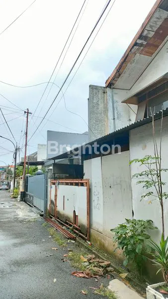 image RUMAH HITUNG TANAH TENGAH KOTA BANDUNG BISA UNTUK USAHA DI SAYAP MOH RAMDAN BANDUNG (3)