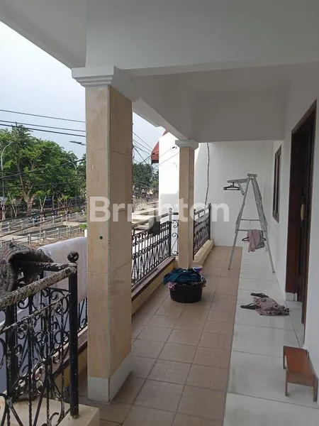 image RUMAH 2 LT FURNISHED KOMERSIAL AREA DI RUNGKUT MAPAN DEKAT RUNGKUT INDUSTRI SURABAYA (8)