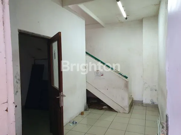 image RUKO 3 LANTAI SIAP HUNI  DI AREA STRATEGIS JALAN TEUKU UMAR DENPASAR (2)